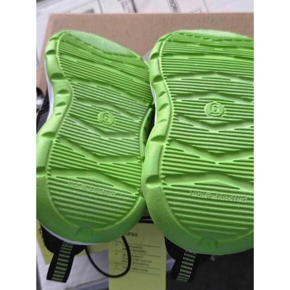 All In Motion Toddler Boy Girl Sneakers Size 6 Black Green Running Shoes NWT - Picture 4 of 6